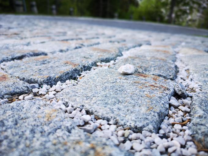 Vršič je 1.611 metrov nad morjem najvišji prelaz v Sloveniji. Na nekdanji trgovski poti so tu cesto v začetku 20. stoletja gradili predvsem v vojaške namene. | Foto: Gregor Pavšič