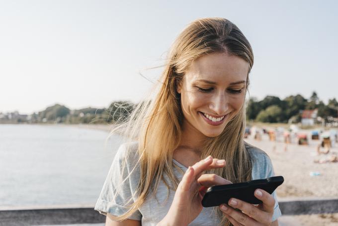 telefon poletje ženska | Foto: Getty Images