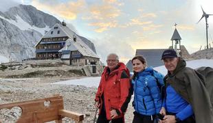 S Kredarice še na Triglav: Janša odpeljal Borrella na vrh Slovenije #foto