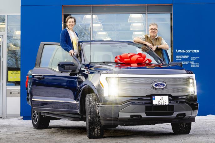 Ford F-150 lightning | Prva dva prejemnika električnega forda F-150 lightning na Norveškem. | Foto Ford