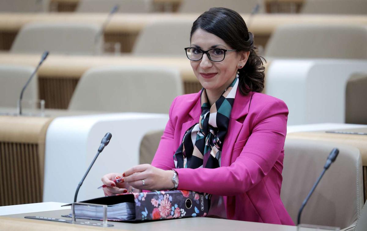 Emilija Stojmenova Duh | Služba vlade za digitalno preobrazbo, ki jo vodi ministrica Emilija Stojmenova Duh, je objavila, kdo so člani razpisne komisije, ki so odločali o izvajalcih digitalnih izobraževanj za starejše.  | Foto STA