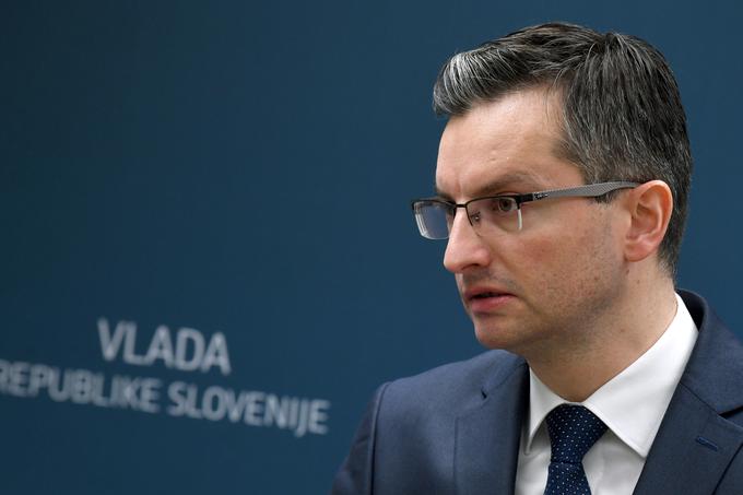 "Ko sem začel mandat, je bilo rečeno, da imeti dva bivša predsednika vlade v vladi pomeni dodano vrednost. Če je to ta dodana vrednost, jo potem tudi sprejemam. Ponižno," je dejal premier Marjan Šarec. | Foto: STA ,