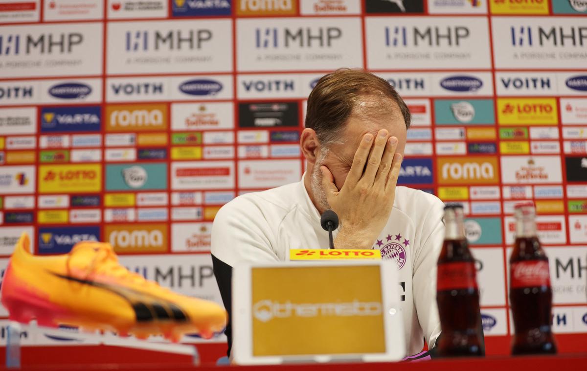 Thomas Tuchel | Thomas Tuchel se je po kolapsu v drugem polčasu lahko samo držal za glavo. | Foto Reuters