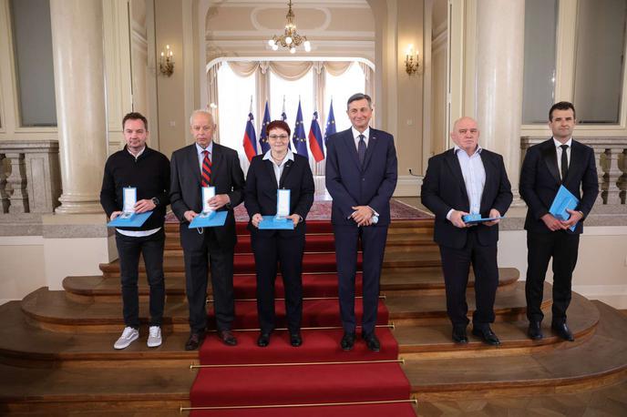 Andrej Hauptman, Borut Pahor, Franc Hvasti, Marjan Fabjan, Polona Sladič, Roman Krajnik | Pet trenerjev je prejelo državna odlikovanja red za zasluge.  | Foto Nebojša Tejić/STA