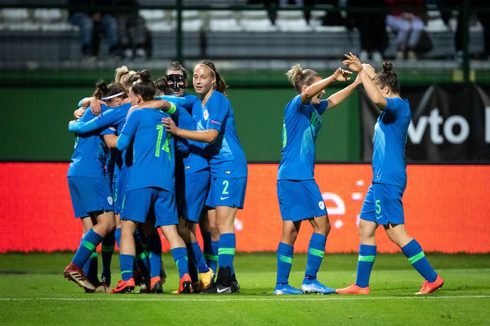 slovenska ženska nogometna reprezentanca, Slovenija : Nizozemska, kvalifikacije | Slovenke se iz Turčije vračajo z visoko zmago. | Foto Blaž Weindorfer/Sportida