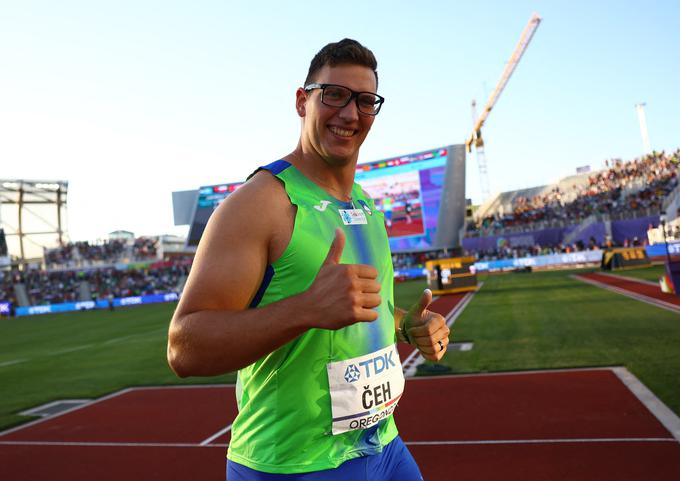 "Vedel sem, da se od mene veliko pričakuje, pisalo se je o medaljah, o zlati medalji. A v finale sem šel sproščen. Nisem veliko razmišljal o tem. Imel sem čiste misli, tehnika, krog, občutki."  | Foto: Reuters