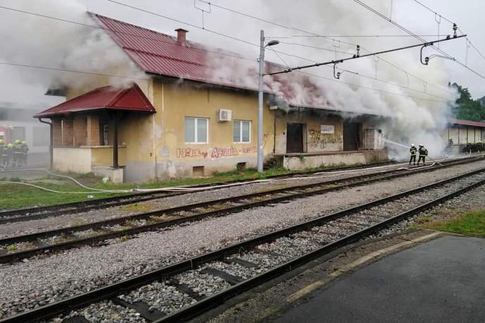 požar, Sevnica | Požar se je razširil v prostore in ostrešje skladišča. | Foto PGD Boštanj