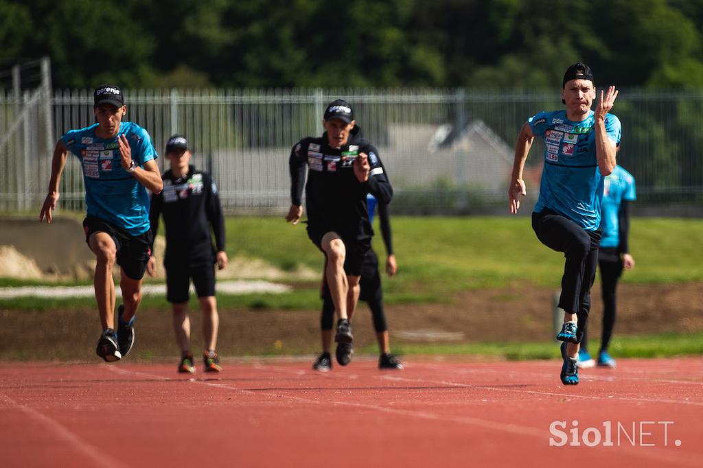 Slovenski skakalci trening Kranj