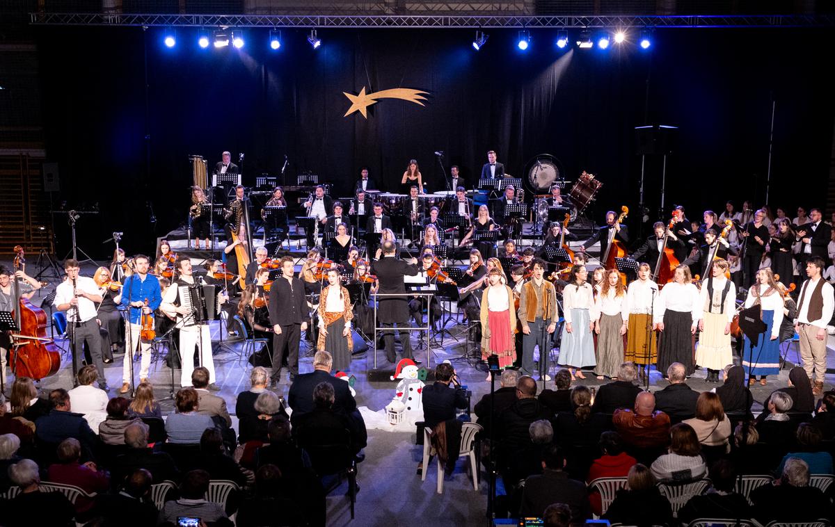 Gala novoletni koncert Cantabile