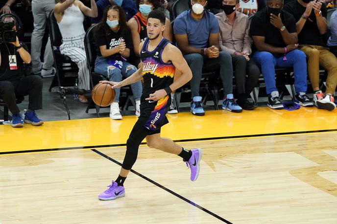 Devin Booker | Devin Booker je vodil Phoenix do druge zmage nad Denverjem. | Foto Guliverimage