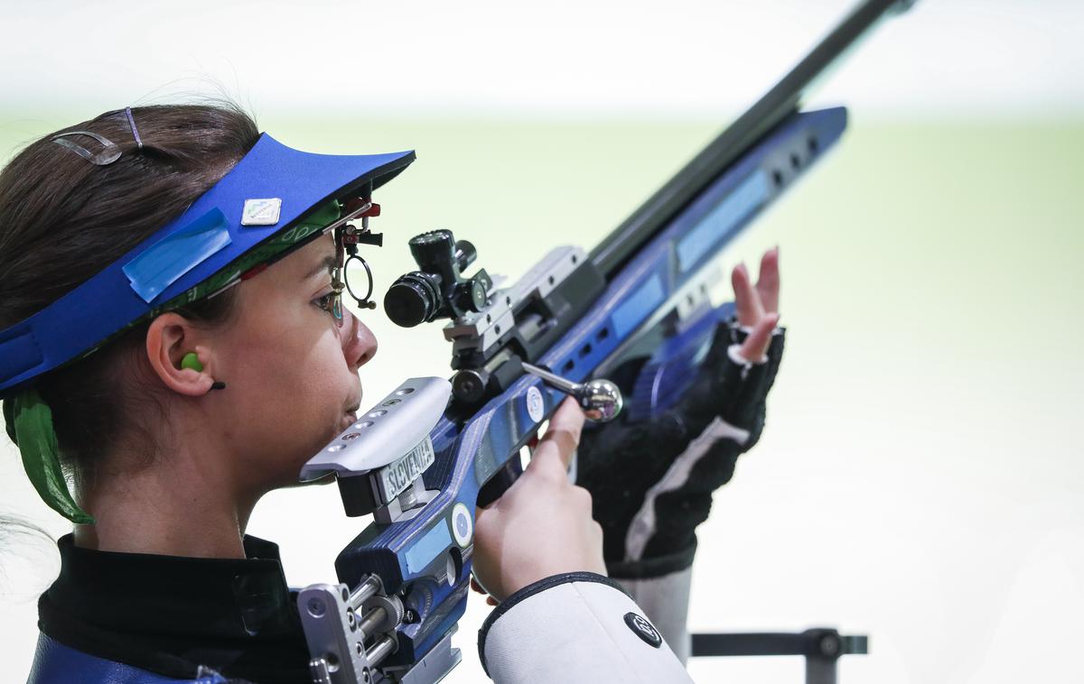 Živa Dvoršak | Pri Slovenkah je bila na ekipni tekmi najbolj razpoložena Dvoršakova, ki je zadela 314,3 kroga. | Foto Anže Malovrh/STA