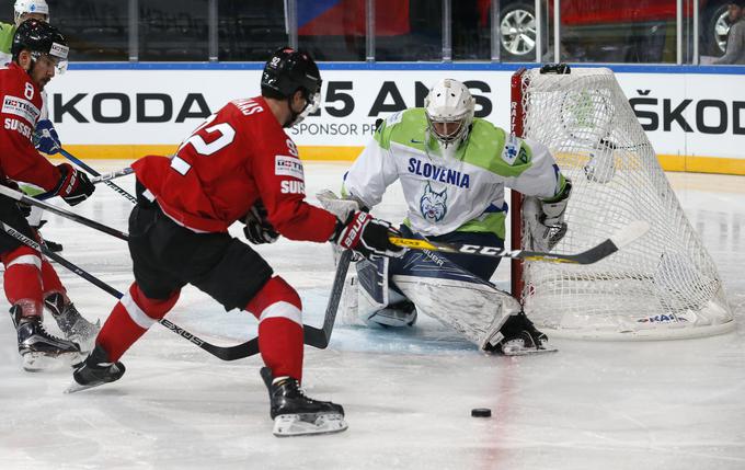 V drugi tretjini je v slovenska vrata stopil Matija Pintarič in prvi gol dobil šele ob kazenskih strelih. | Foto: Reuters