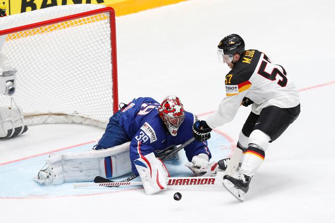 Zdajšnji kapetan Marcel Goc se bo s soigralci za polfinale bojeval z gostitelji Rusi. | Foto: Reuters