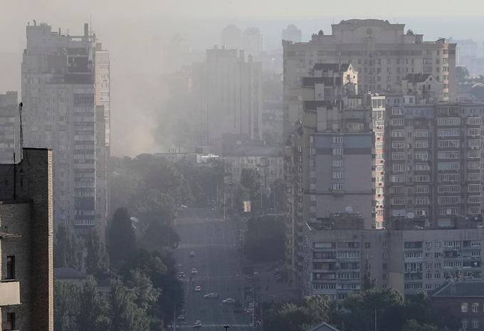 Ukrajinska prestolnica Kijev je bila ena prvih tarč invazije, a je Rusom ni uspelo zavzeti. Podporniki ruske vojske so kasneje trdili, da je bil spodleteli desant na Kijev v resnici slepilni manever, s katerim je Rusija odvrnila pozornost od svojega pravega načrta, okupacije jugovzhodnega dela Ukrajine. | Foto: Reuters