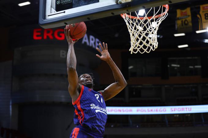 Tai Odiase je v prvem delu Eurocupa na 15 tekmah v povprečju dosegel 14,2 točki na srečanje. | Foto: Guliverimage