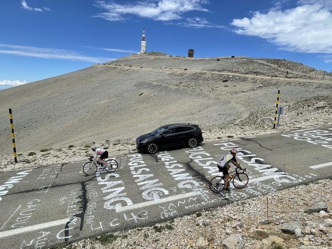 Potovanja po Evropi z avtomobilom, ki ni tesla, niso še povsem brezskrbna, a lani smo se s škodo enyaq odpeljali na vrh Mt. Ventouxa nad Provanso. | Foto: Gregor Pavšič