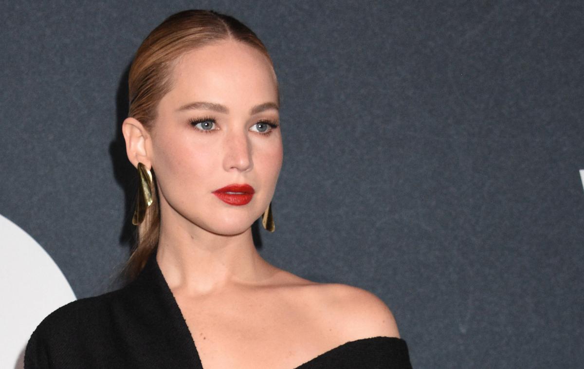 Jennifer Lawrence | Oskarjevka Jennifer Lawrence je zavrnila ugibanja o lepotnih popravkih in nov videz pripisala novim tehnikam ličenja. | Foto Guliverimage