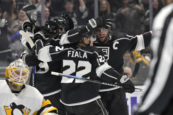 Los Angeles Kings | Kralji so s kar 6:0 na domačem ledu premagali Pittsburgh. | Foto Guliverimage