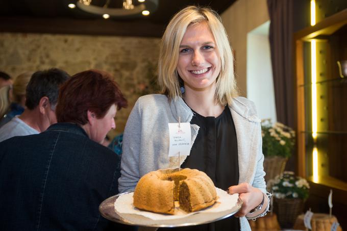 Tereza Poljanič je spekla vegansko potico in si z njo prislužila posebno omembo. | Foto: Martin Metelko