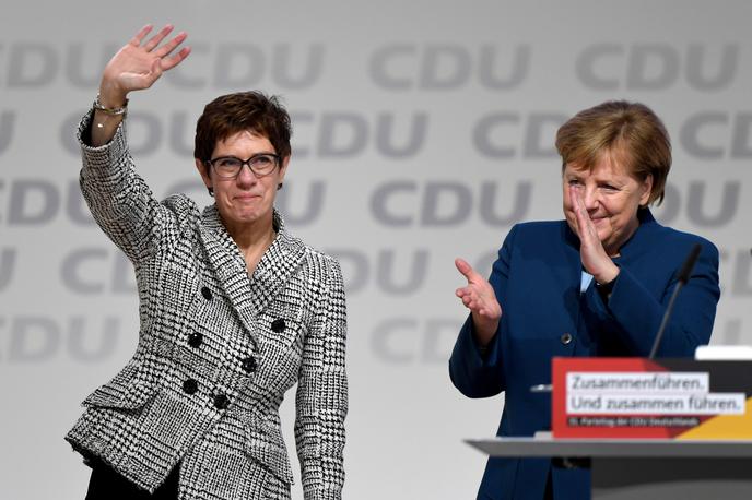 Angela Merkel in Annegret Kramp-Karrenbauer | Annegret Kramp-Karrenbauer je bila na kongresu CDU izvoljena za naslednico Angele Merkel na čelu stranke. | Foto Reuters