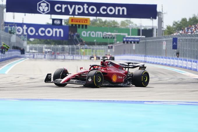 Ferrari je zamudil priložnost za postanek, s katerim ne bi ničesar izgubil. | Foto: Reuters