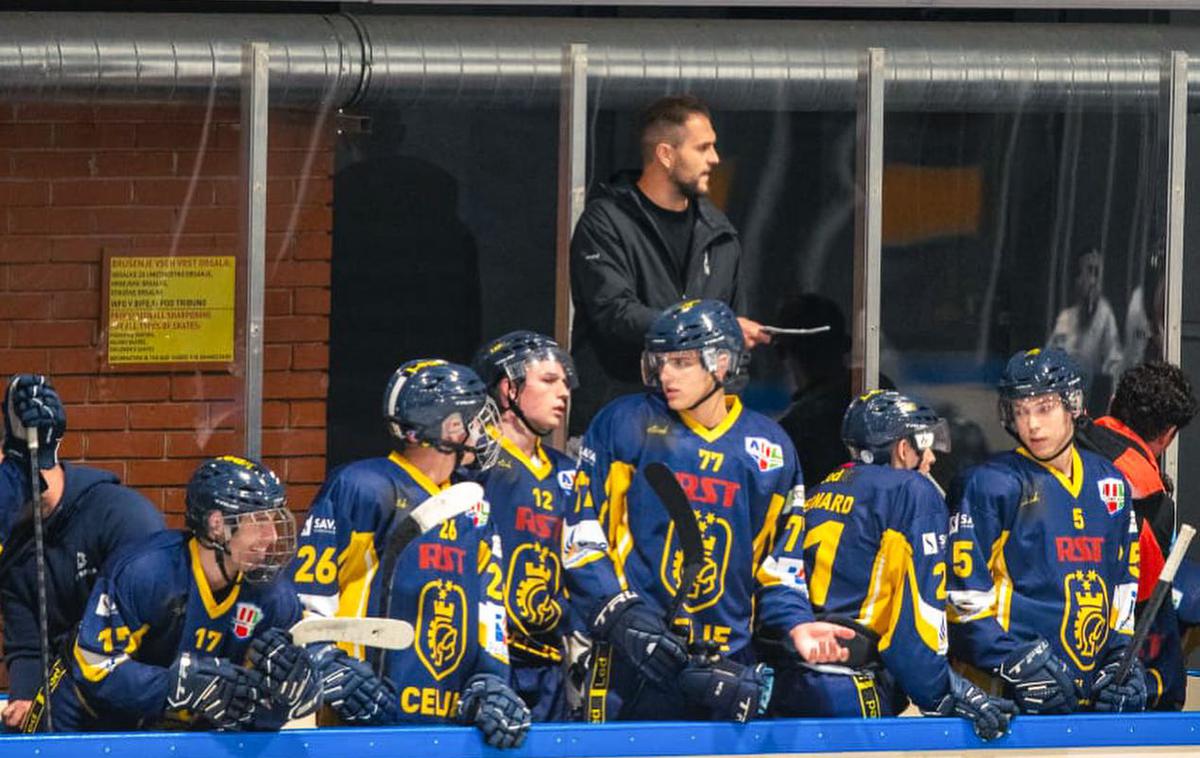 HK RST-Pellet Celje | Celjani so na domačem ledu izgubili proti lanskemu finalistu Alpske lige Cortini. | Foto Peter Ocvirk/Facebook HK RST-Pellet Celje