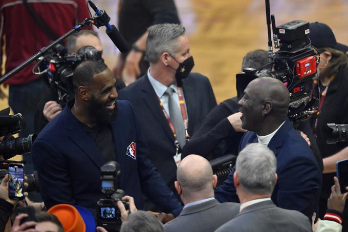 James in Jordan ob počastitvi 75 največjih vseh časov. | Foto: Reuters