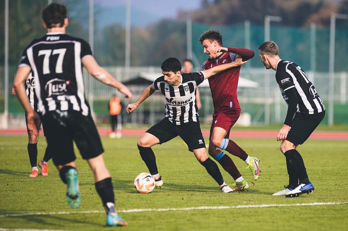 NK Triglav Kranj : Vitanest Bilje | Bilje so ugnale Triglav. | Foto Grega Valančič/Sportida