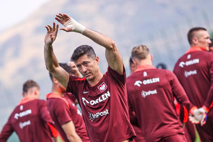 Robert Lewandowski | Poljski tabor se pred večerno tekmo ubada s poškodbami, a Robert Lewandowski bo nared. | Foto Guliverimage