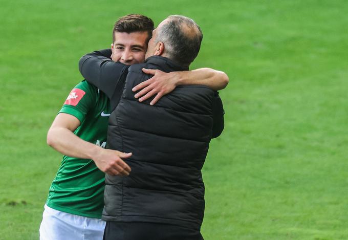 Goran Stanković je čestital Ninu Pungaršku za strelski prvenec v dresu Olimpije. | Foto: Vid Ponikvar