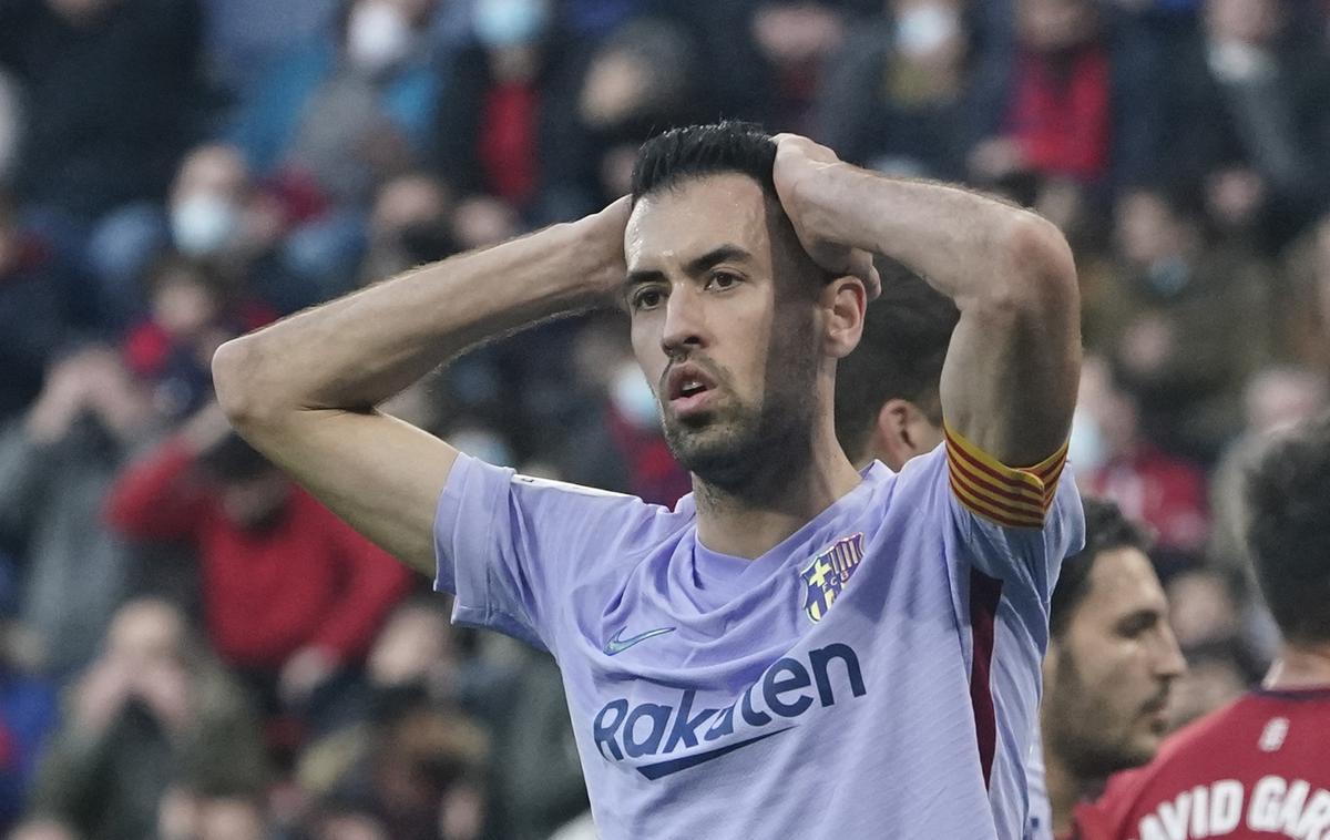 Sergio Busquets | Kapetan Barcelone Sergio Busquets je v nedeljo s Katalonci na gostovanju pri Osasuni osvojil le točko (2:2), katalonski velikan pa (s tekmo manj) za vodilnim Realom zaostaja že 18 točk! | Foto Reuters