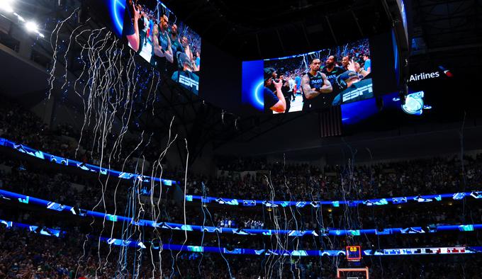 Slavje v American Airlines centru po uvrstitvi v finale zahodne konference. | Foto: Reuters