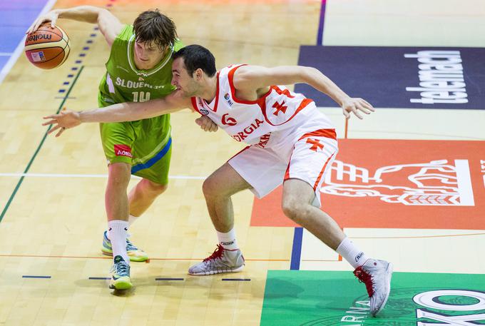 Duda Sanadze (desno) je bil letos poleti pomemben član gruzijske reprezentance, ki si je zagotovila nastop na EuroBasketu 2017. | Foto: Vid Ponikvar