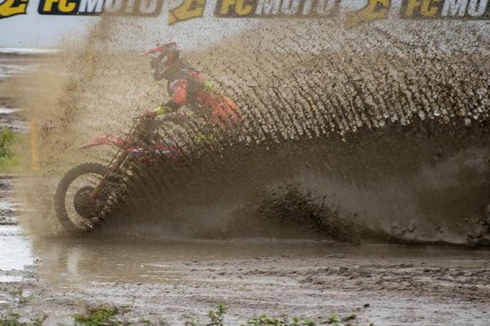 Tim Gajser Honda Finska | Bil je deževen in blaten dan na Finskem. | Foto Honda Racing/ShotbyBavo