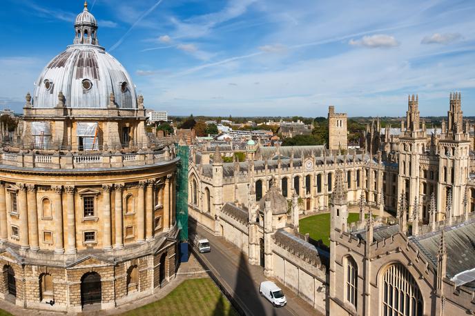 Oxford | V izboru Oxfordove besede leta je letos znova sodelovala tudi javnost - na podlagi glasovanja se je izbor osmih besed, ki so jih strokovnjaki izbrali kot odraz razpoloženja ali etosa v tem letu, zožil na štiri finalistke, poročajo britanski mediji. Strokovnjaki so nato na podlagi glasovanja, jezikovnih podatkov in javnega mnenja izbrali zmagovalno besedo. | Foto Thinkstock