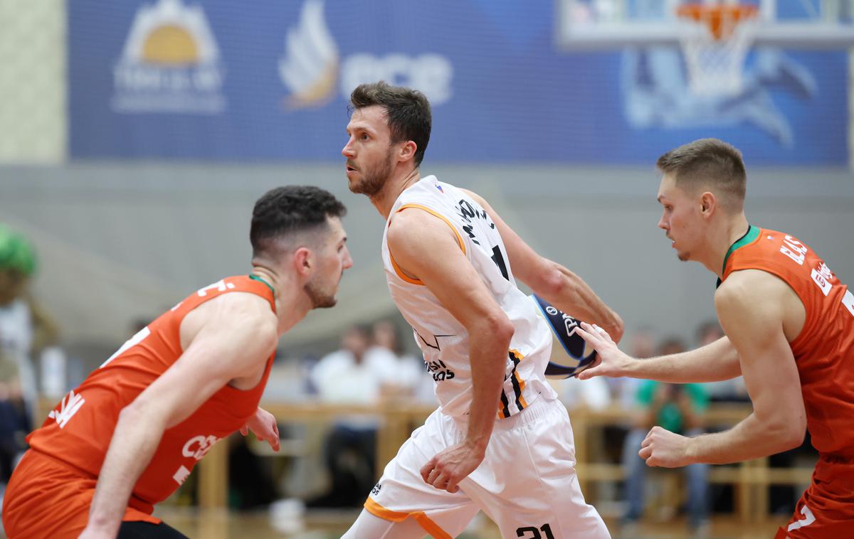 Blaž Mahkovic Kansai Helios Domžale | Blaž Mahkovic bo s Heliosom skušal presenetiti Cedevito Olimpijo? | Foto www.alesfevzer.com