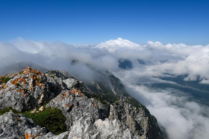 Pogled proti zahodu na greben Ojstrca | Foto: Matej Podgoršek