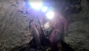 Italijansko speleologinjo še drugič rešili iz iste jame #video