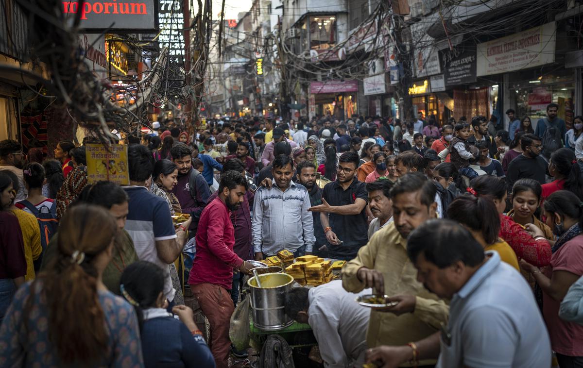 New Delhi, India | Tudi stopnja rodnosti v Indiji vztrajno upada s skoraj šestih otrok v šestdesetih letih prejšnjega stoletja na dva otroka, kolikor jih imajo ženske v povprečju danes. | Foto Guliverimage