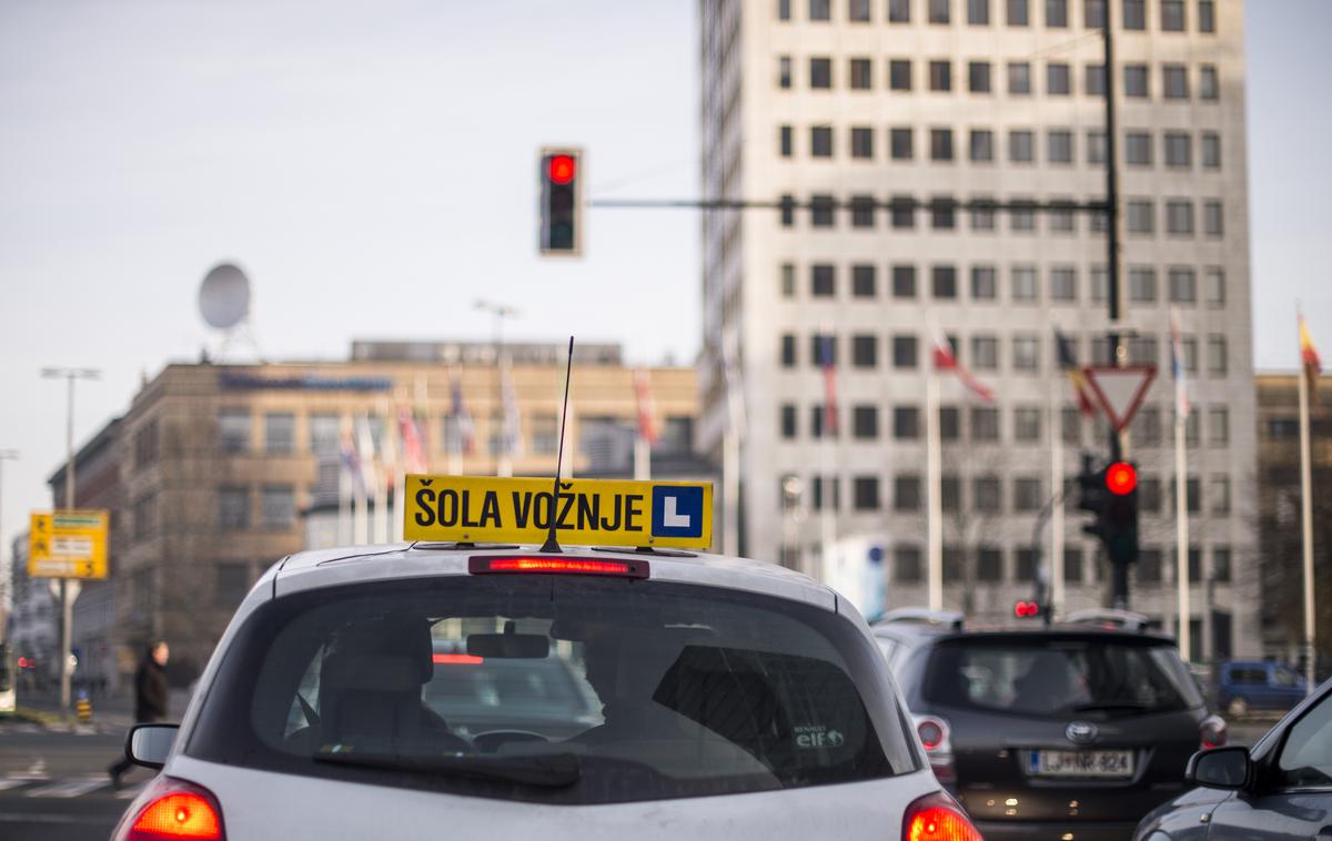 avtošola | Policisti so učitelja vožnje med delom zalotili brez veljavnega vozniškega dovoljenja, bil pa je tudi pod vplivom alkohola. | Foto Klemen Korenjak