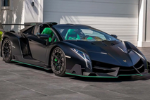 Lamborghini veneno roadster