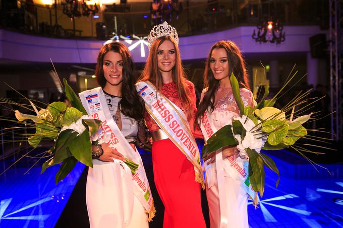 Najlepše tri: Maja Taradi, mis Slovenije 2016, Alena Musić, prva spremljevalka (levo), in Ana Kondič, druga spremljevalka (desno). | Foto: Mediaspeed