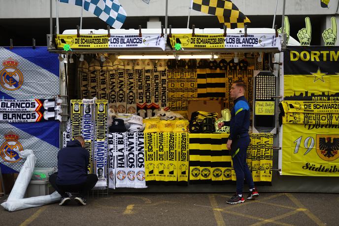 Real Borussia | Real petnajstič ali Borussia Dortmund drugič, to je zdaj vprašanje. Spektakel na razprodanem Wembleyju se bo začel ob 21. uri, ko bo začetek dvoboja označil slovenski sodnik Slavko Vinčić. | Foto Reuters