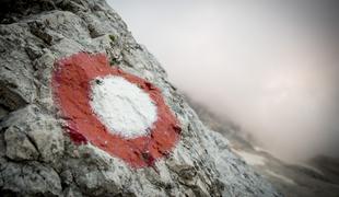 Nesreča na Triglavu. Planinka padla med fotografiranjem.