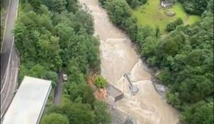 Katastrofalno neurje v Švici, pogrešajo več ljudi #video