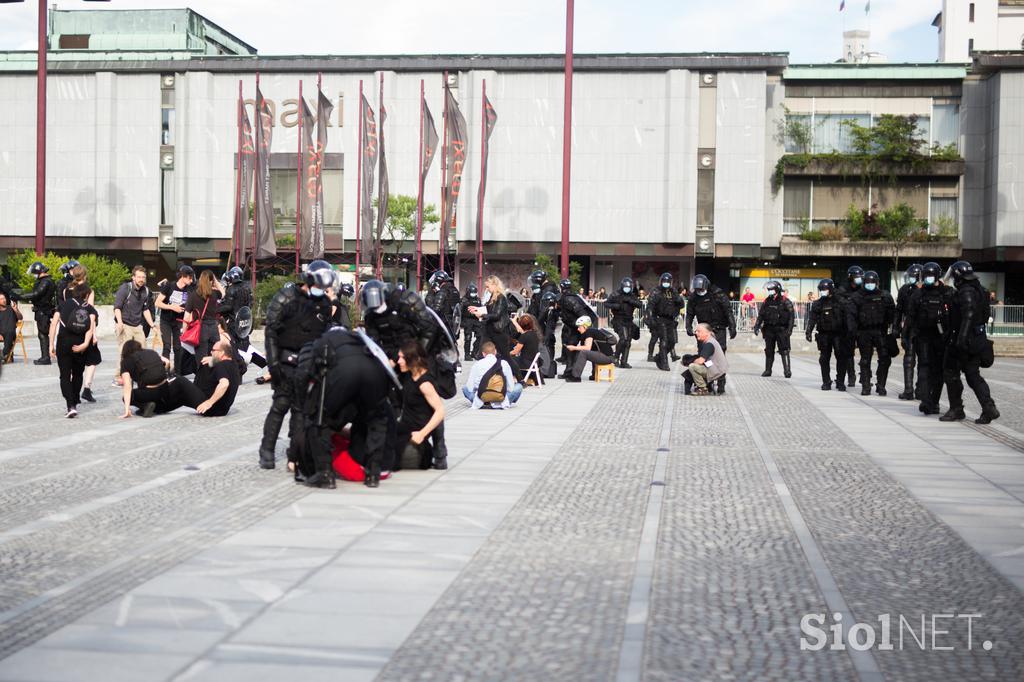 Protest Trg republike