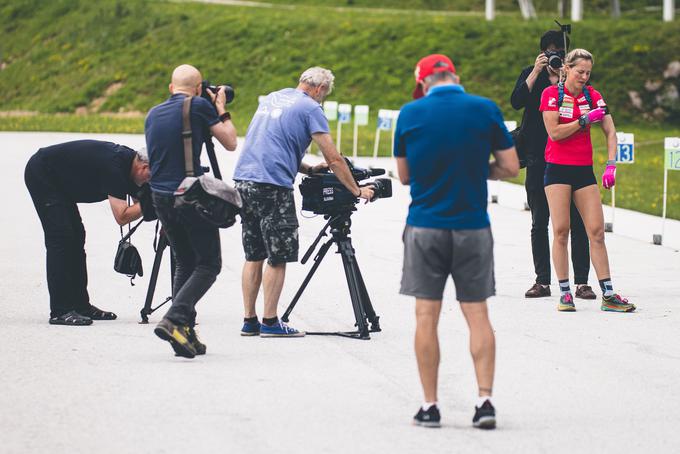 V torek pod pritiskom zaradi številnih fotografov in snemalcev. | Foto: Grega Valančič/Sportida