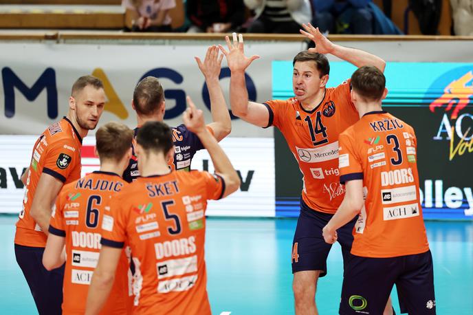 ACH Volley : Calcit Volley, finale DP | ACH Volley je v finalu, v katerem igrajo na tri zmage, povedel z 2:0. | Foto www.alesfevzer.com