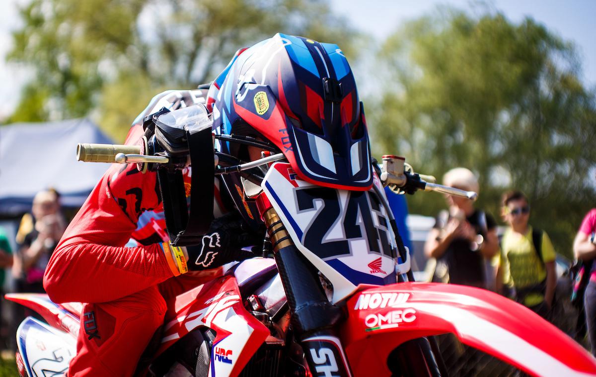 Tim Gajser motokros molitev MXGP Brežice | Foto Grega Valančič/Sportida