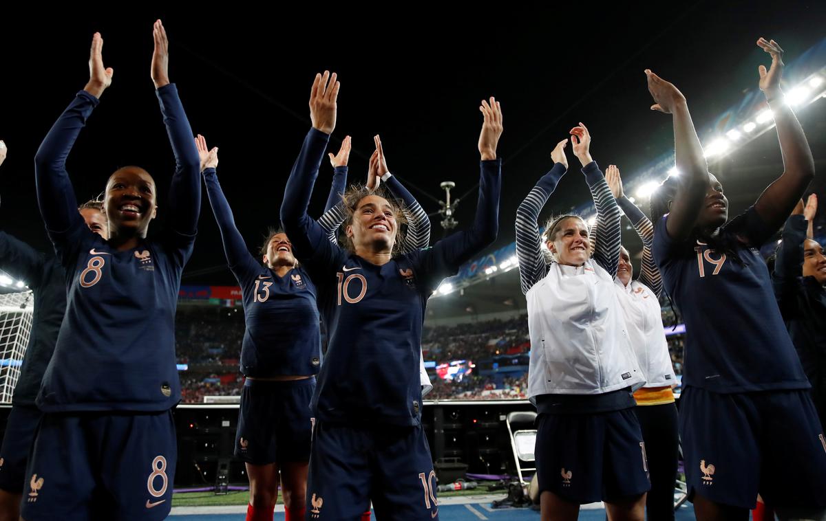 francoska reprezentanca | Francozinje so na prvi tekmi slavile s 4:0. | Foto Reuters